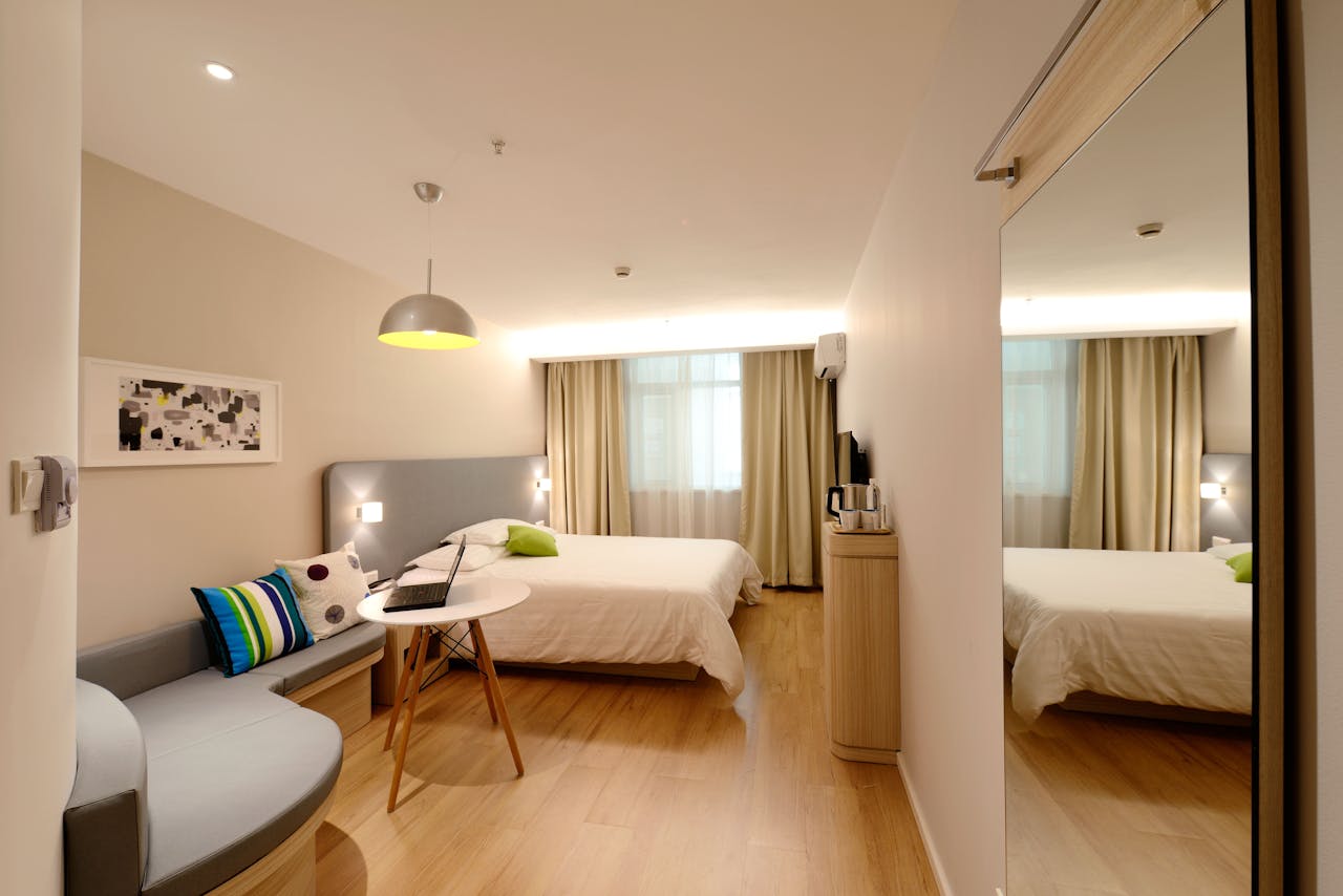 2BHK on rent near Bandra Bandstand